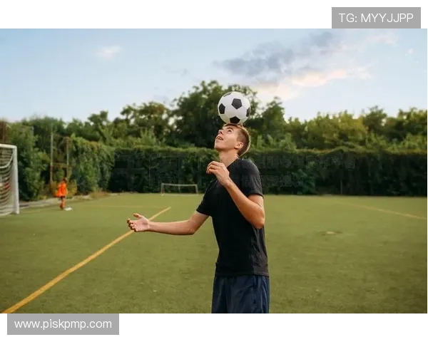 足球明星帅气壁纸男生精选高清壁纸展示运动魅力与青春活力