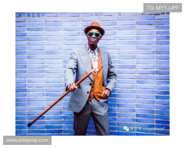 足球明星的奢华生活揭秘炫富背后的真实故事与不为人知的辛酸历程