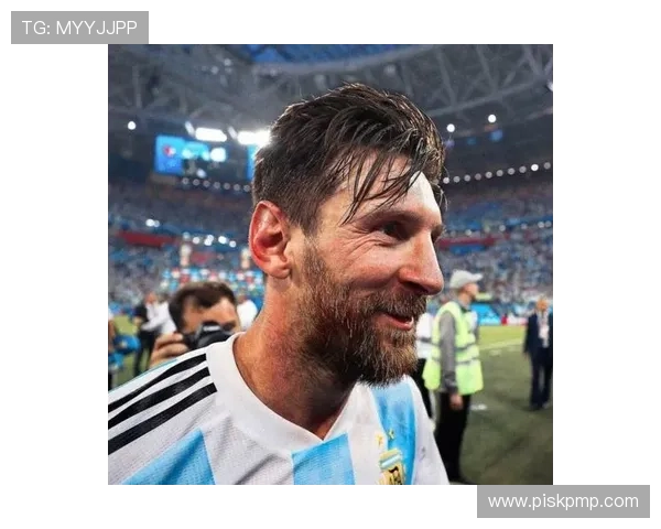 帅气男足球明星学生头像设计展现青春活力与运动魅力