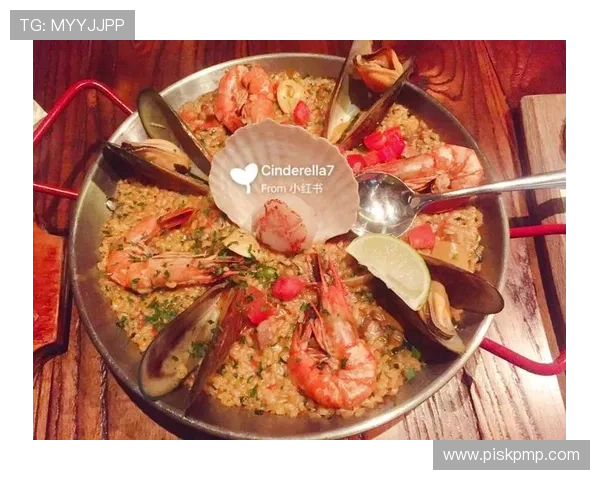 当足球明星光临某家饭店引发的美食盛宴与粉丝狂欢的故事 当足球明星光临某家饭店引发的美食盛宴与粉丝狂欢的故事