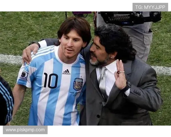 足球明星们的日常训练揭秘如何塑造他们的超凡技艺与体能 足球明星们的日常训练揭秘如何塑造他们的超凡技艺与体能